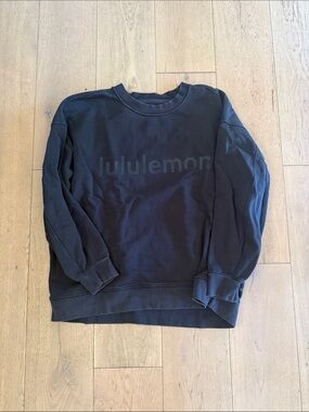 lululemon athletica women’s Black Crewneck with Subtle Logo